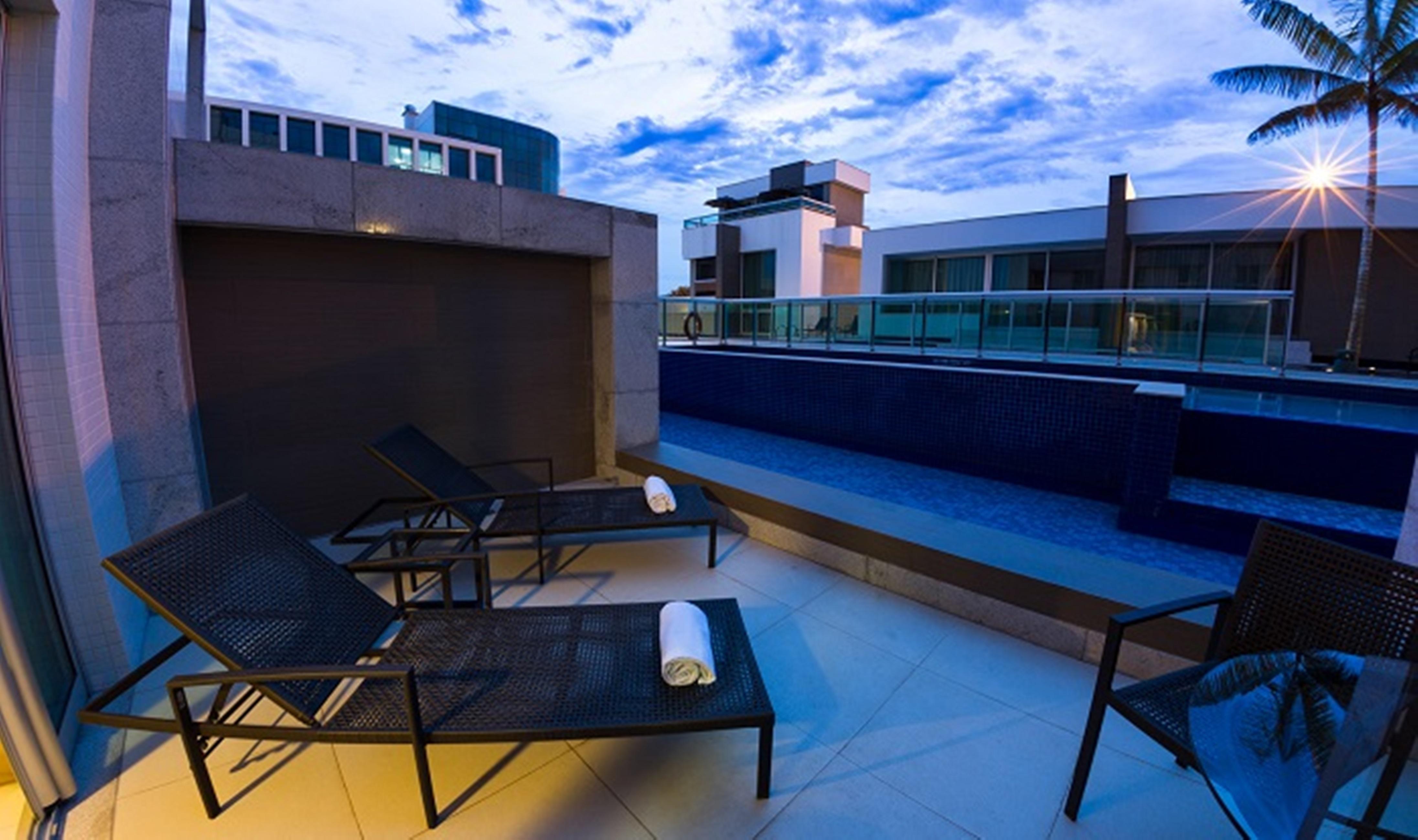 Jade Hotel Brasilia Candangolandia Exterior photo Rooftop pool at the hotel