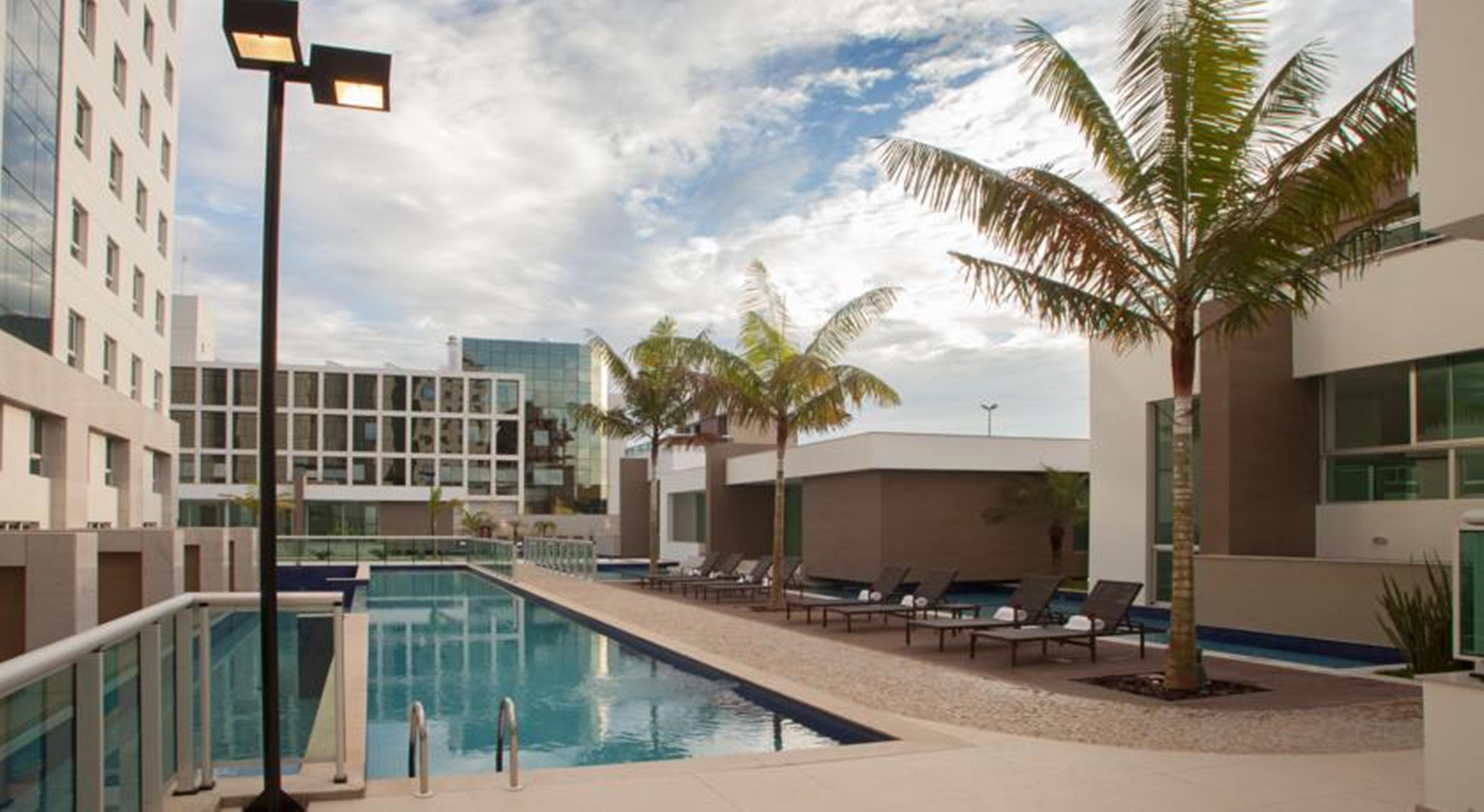 Jade Hotel Brasilia Candangolandia Exterior photo The pool at the Hotel Indigo Scottsdale