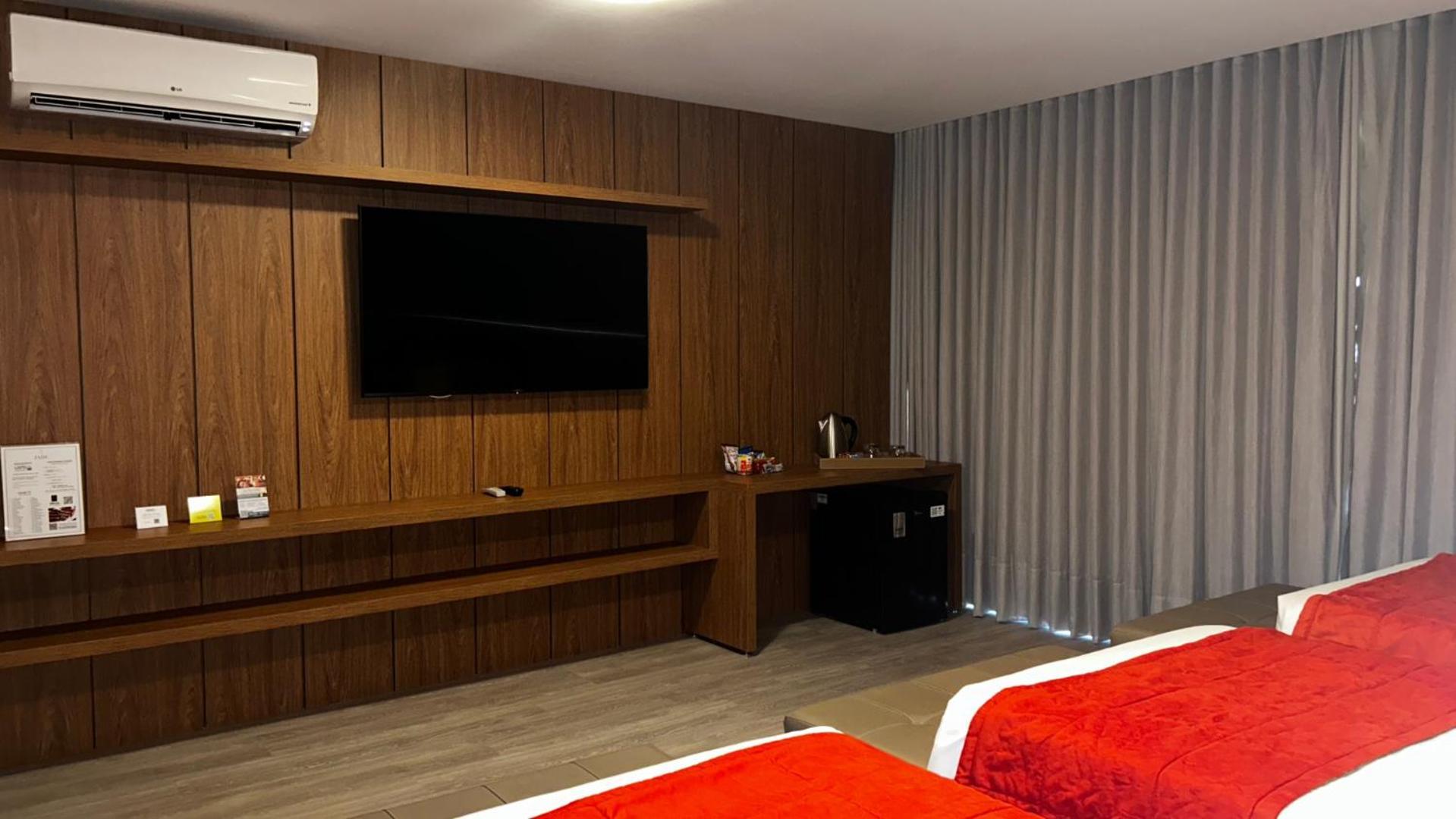 Jade Hotel Brasilia Candangolandia Exterior photo A room at the hotel